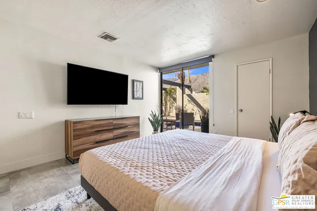 $7,000 | 427 North Calle Rolph, Palm Springs, CA 92262