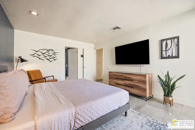 $7,000 | 427 North Calle Rolph, Palm Springs, CA 92262