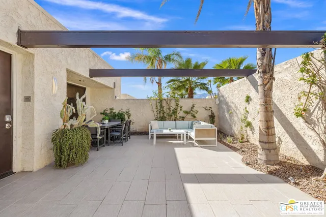 $7,000 | 427 North Calle Rolph, Palm Springs, CA 92262