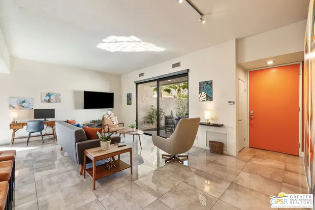 $7,000 | 427 North Calle Rolph, Palm Springs, CA 92262