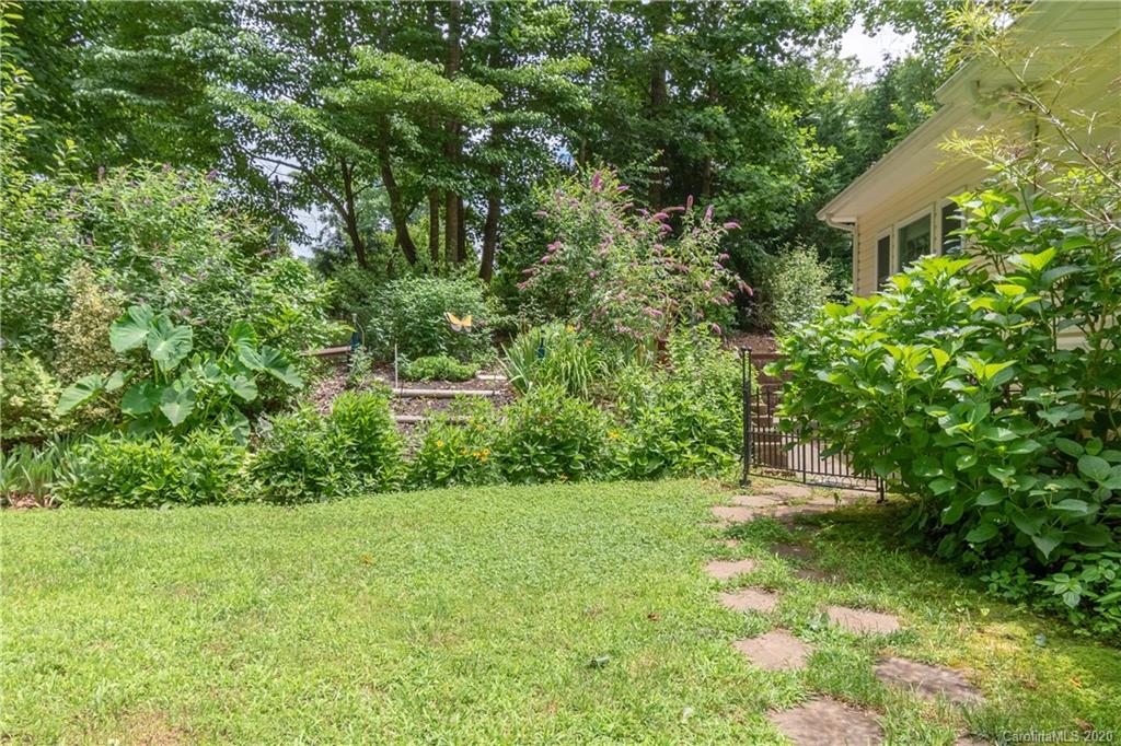 2433 Fay Jones Road Denver, NC 28037 - Photo 11 of 46 Gallery Image 11