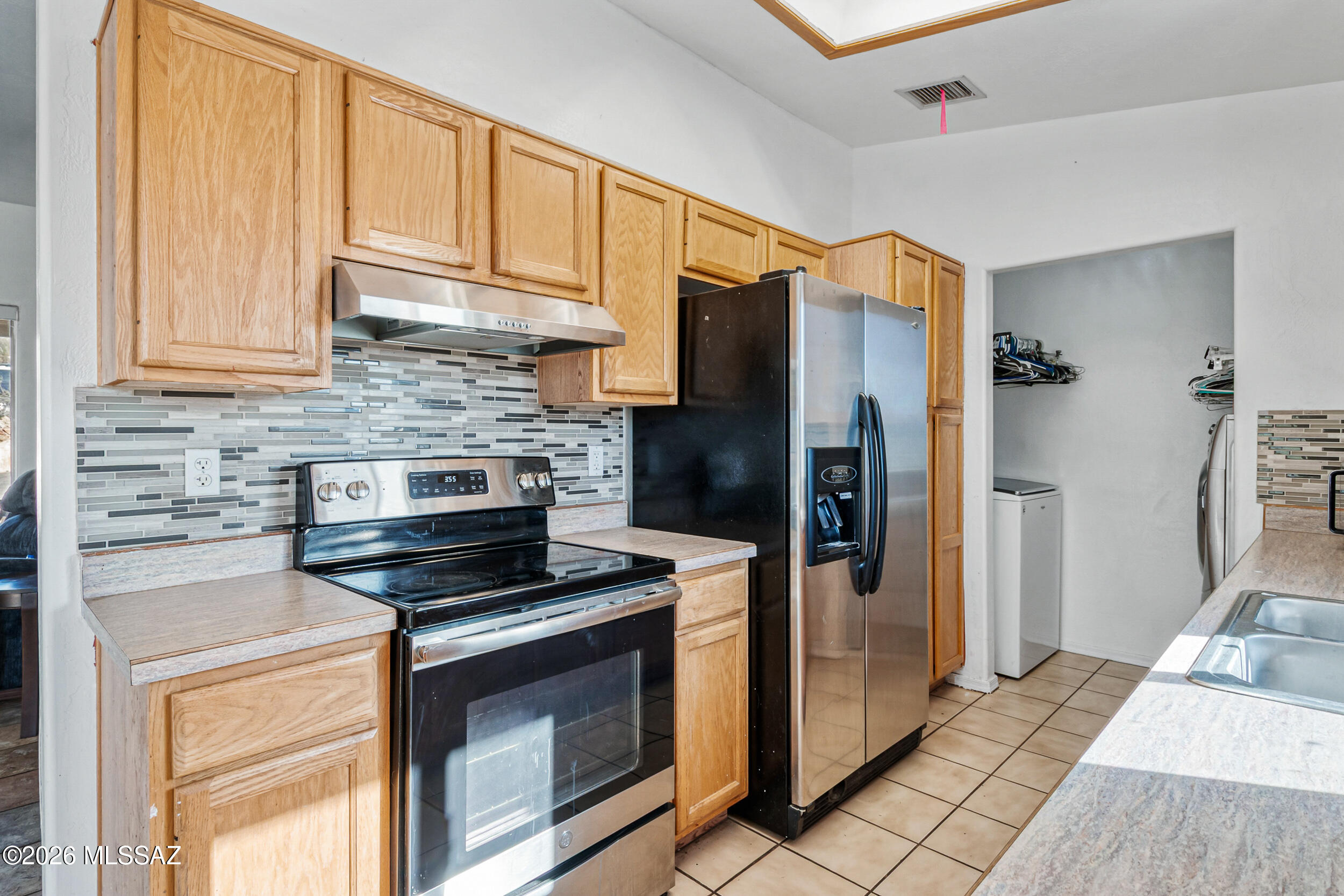 1626 Canta Court Rio Rico, AZ 85648 - Photo 12 of 43 Kitchen