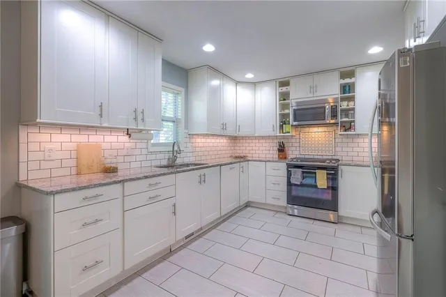 $365,000 | 10310 West 89th Street, Overland Park, KS 66214