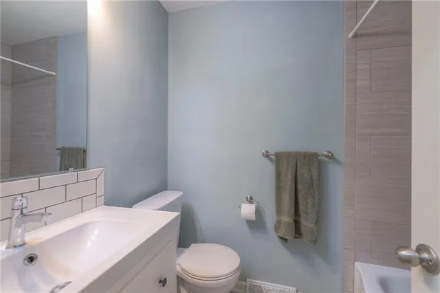 $365,000 | 10310 West 89th Street, Overland Park, KS 66214