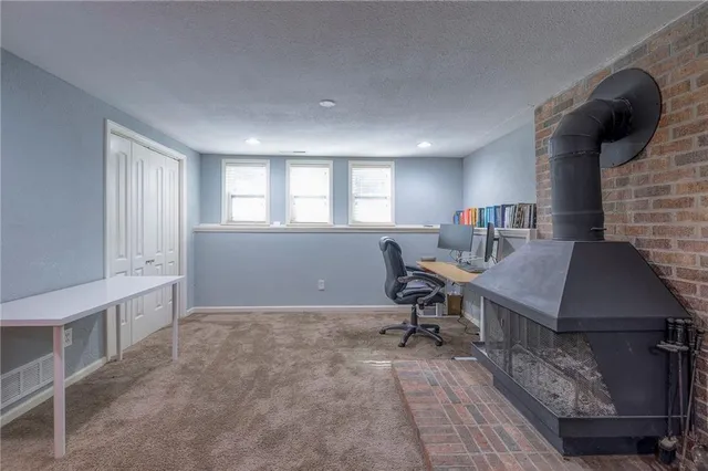 $365,000 | 10310 West 89th Street, Overland Park, KS 66214