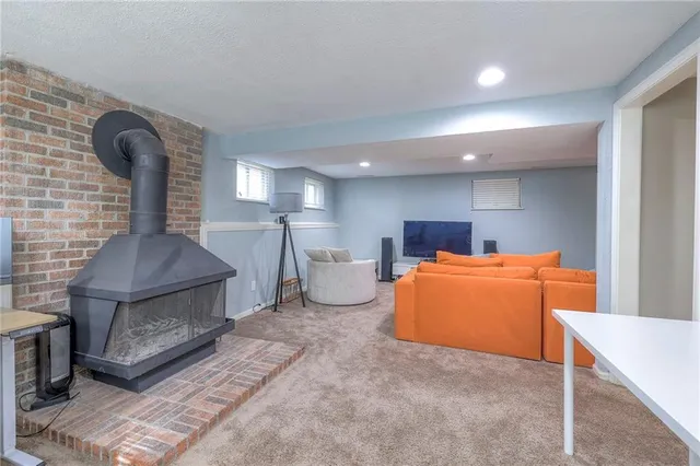 $365,000 | 10310 West 89th Street, Overland Park, KS 66214