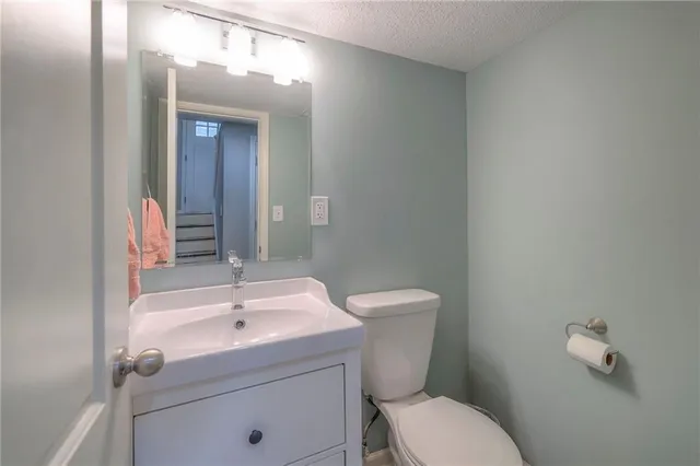 $365,000 | 10310 West 89th Street, Overland Park, KS 66214