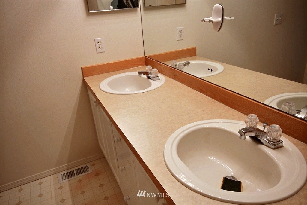 2300 Benson Road South, Unit C4 Renton, WA 98055 - Photo 11 of 14 Gallery Image 11
