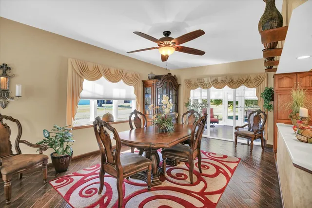 $250,900 | 2510 E Us Highway, Newman, IL 61942