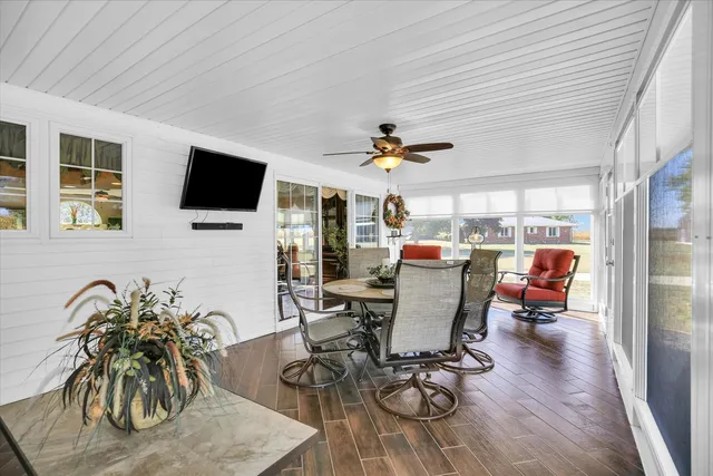 $250,900 | 2510 E Us Highway, Newman, IL 61942