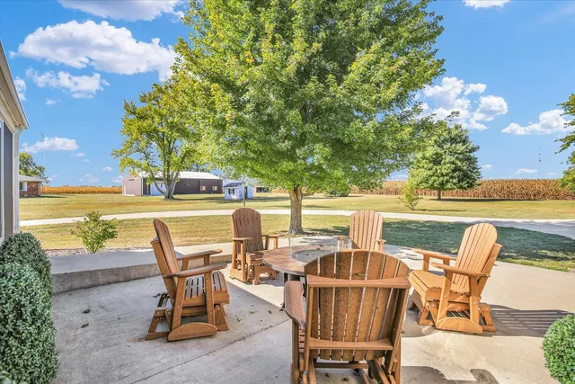 $250,900 | 2510 E Us Highway, Newman, IL 61942