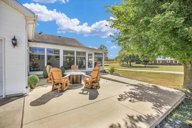 $250,900 | 2510 E Us Highway, Newman, IL 61942