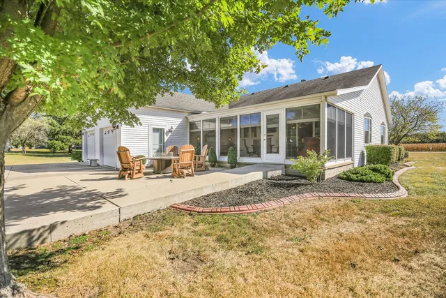 $250,900 | 2510 E Us Highway, Newman, IL 61942