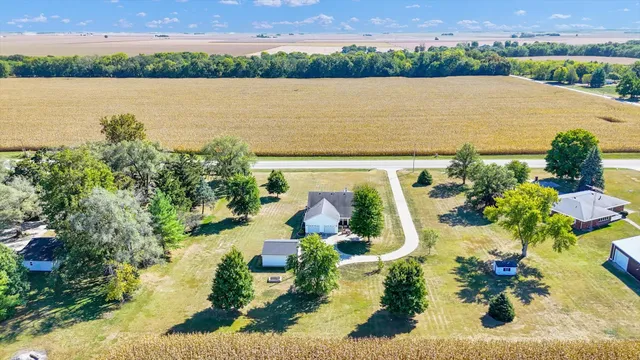 $250,900 | 2510 E Us Highway, Newman, IL 61942