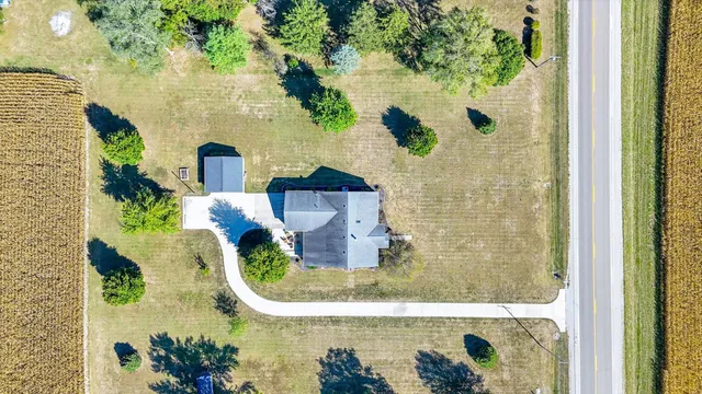 $250,900 | 2510 E Us Highway, Newman, IL 61942