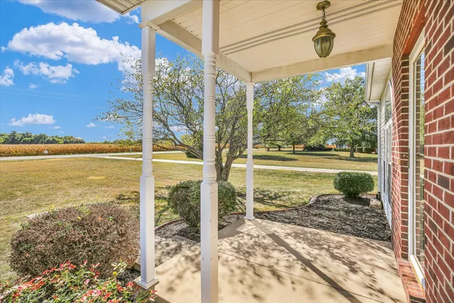 $250,900 | 2510 E Us Highway, Newman, IL 61942