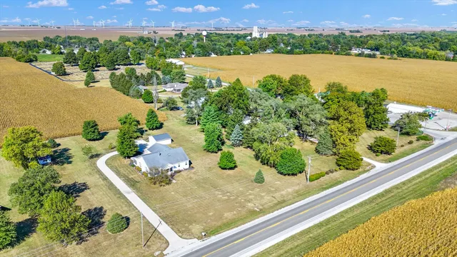 $250,900 | 2510 E Us Highway, Newman, IL 61942
