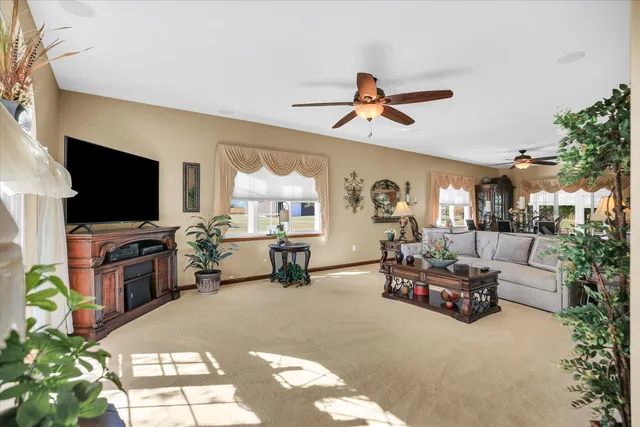 $250,900 | 2510 E Us Highway, Newman, IL 61942