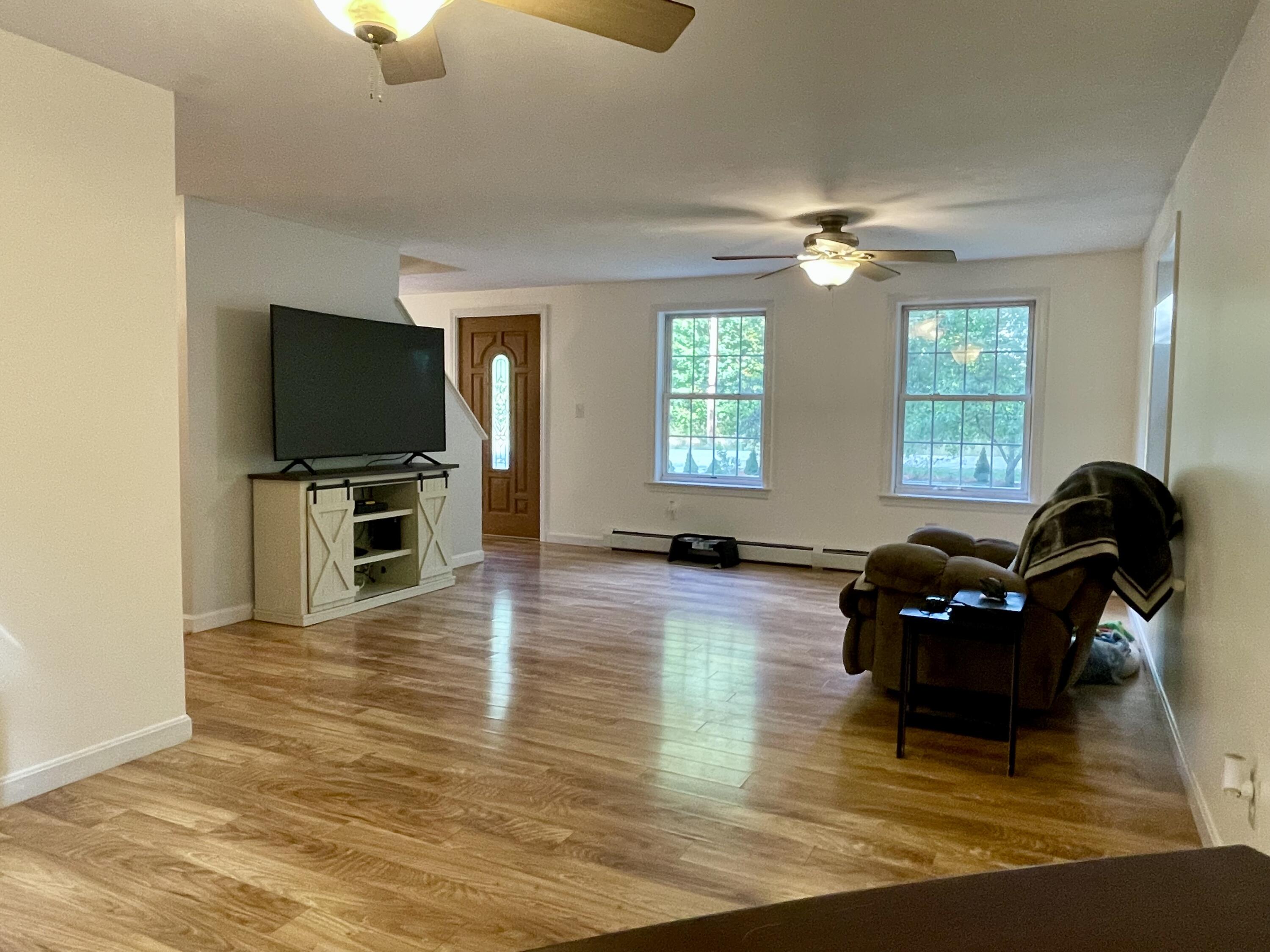 192 Beaver Dam Road North Waterboro, ME 04061 - Photo 23 of 41 Livingroom