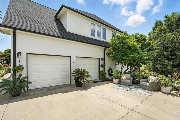 $845,000 | 414 South Borgman Road, Buckner, MO 64016