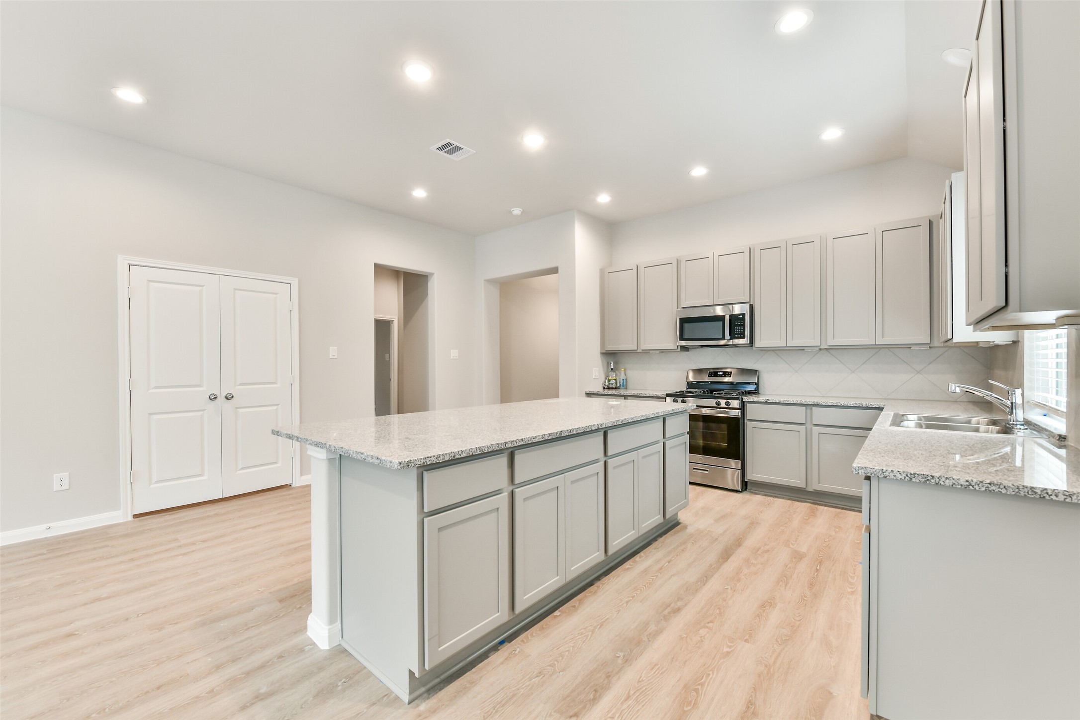 3911 Sugardale Street Baytown, TX 77521 - Photo 10 of 29
