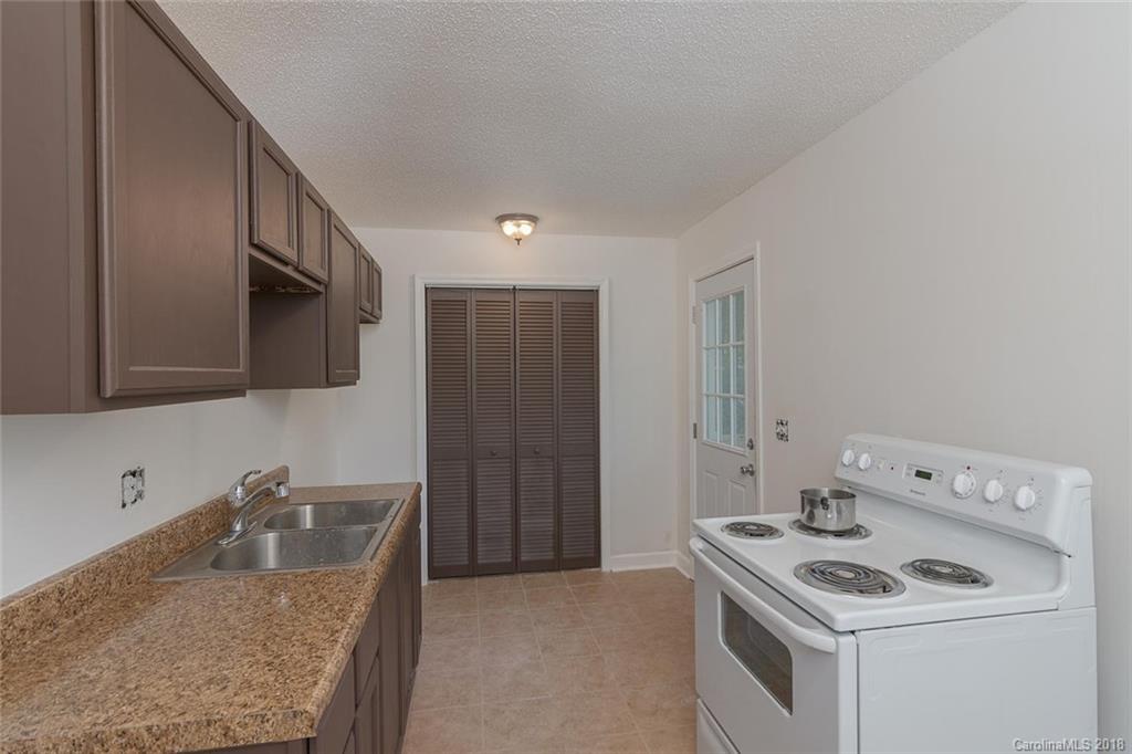 9 Rash Road Asheville, NC 28806 - Photo 3 of 12 Gallery Image 3