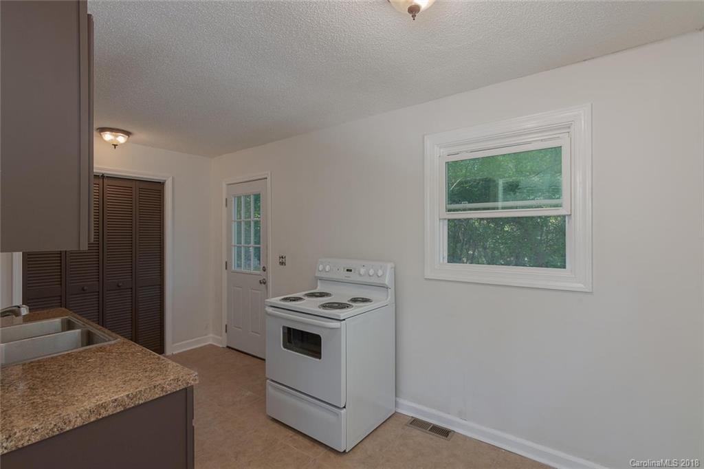 9 Rash Road Asheville, NC 28806 - Photo 4 of 12 Gallery Image 4