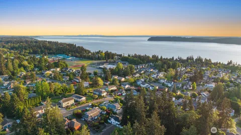 $1,599,000 | 902 18th Street, Mukilteo, WA 98275