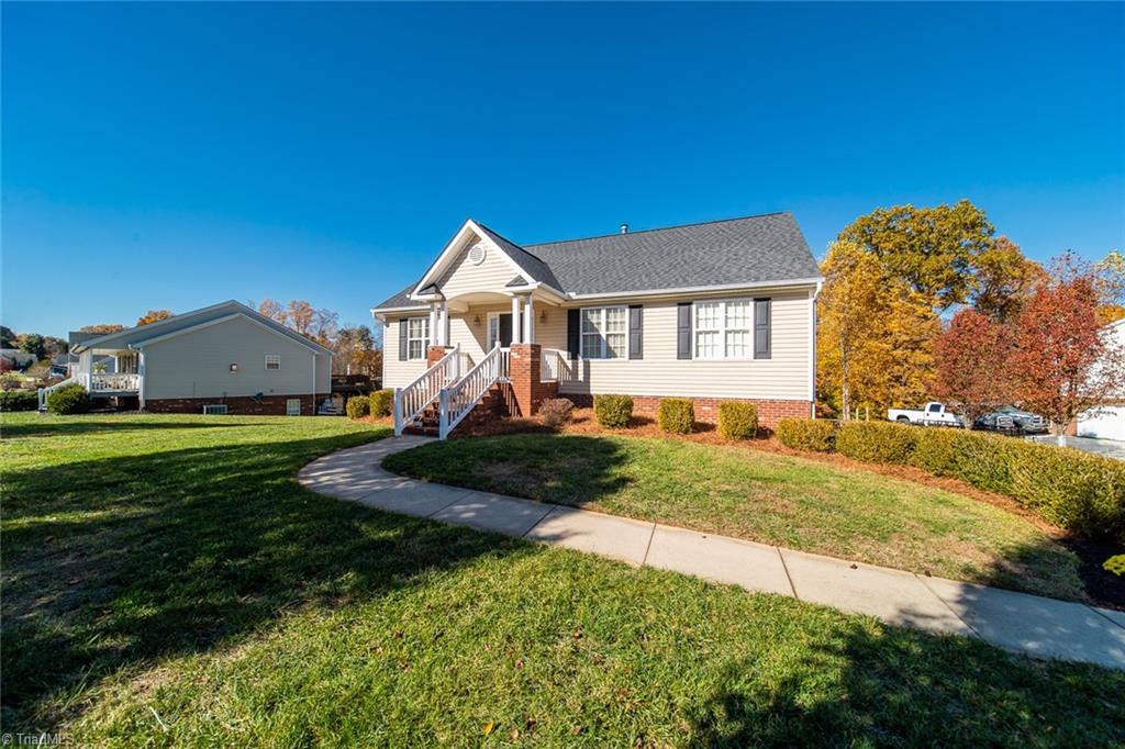 6942 Channel Forest Road Belews Creek, NC 27009 - Photo 2 of 47 Gallery Image 2