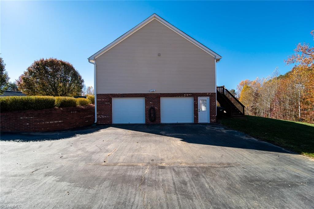 6942 Channel Forest Road Belews Creek, NC 27009 - Photo 38 of 47 Gallery Image 38
