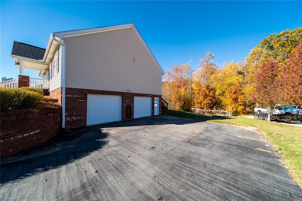6942 Channel Forest Road Belews Creek, NC 27009 - Photo 39 of 47 Gallery Image 39