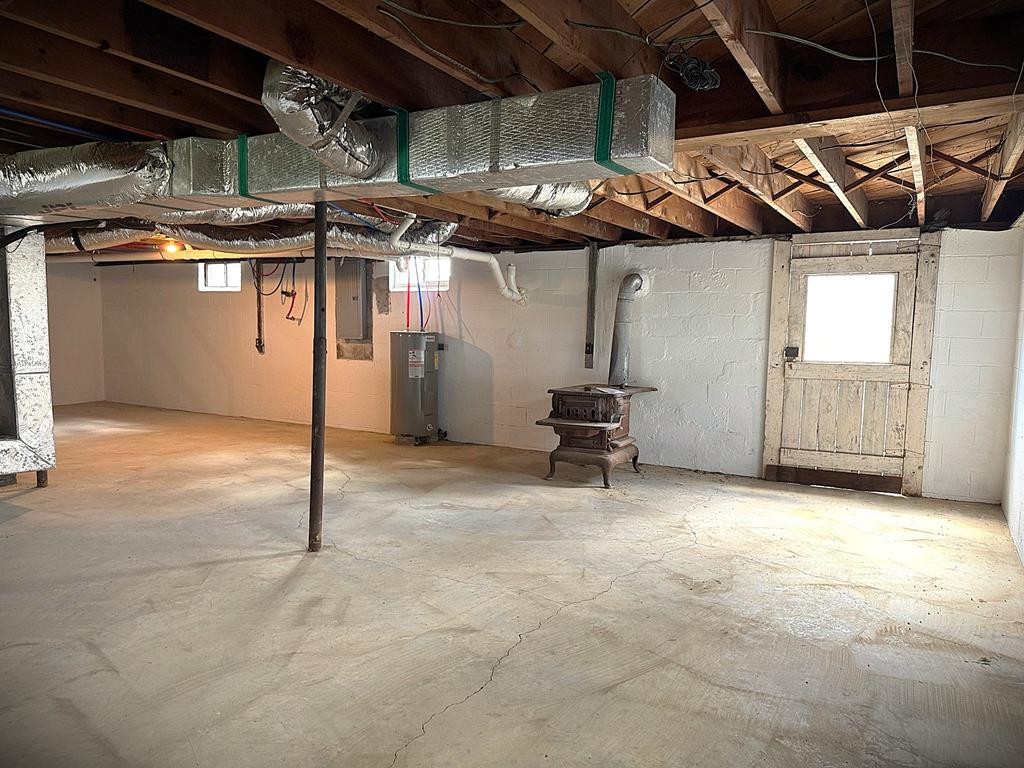 118 Collins Road Allons, TN 38541 - Photo 36 of 64 a view of a garage room