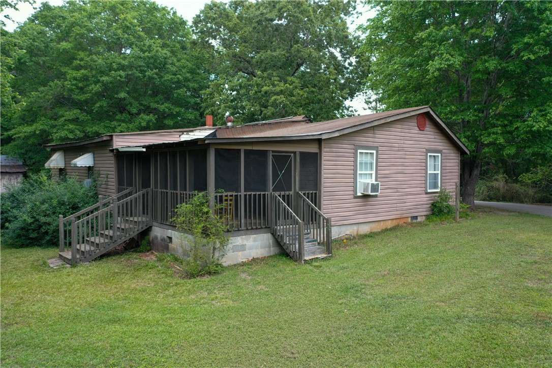 130 South King Street Seneca, SC 29678 - Photo 15 of 20