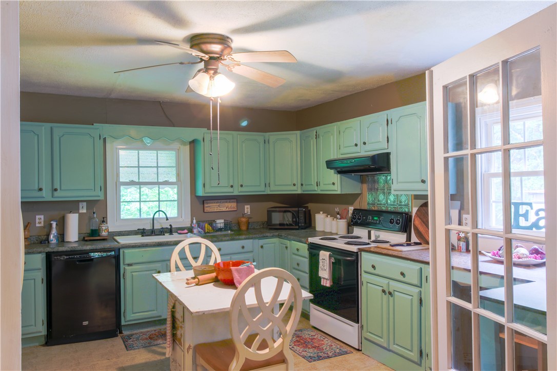 130 South King Street Seneca, SC 29678 - Photo 6 of 20