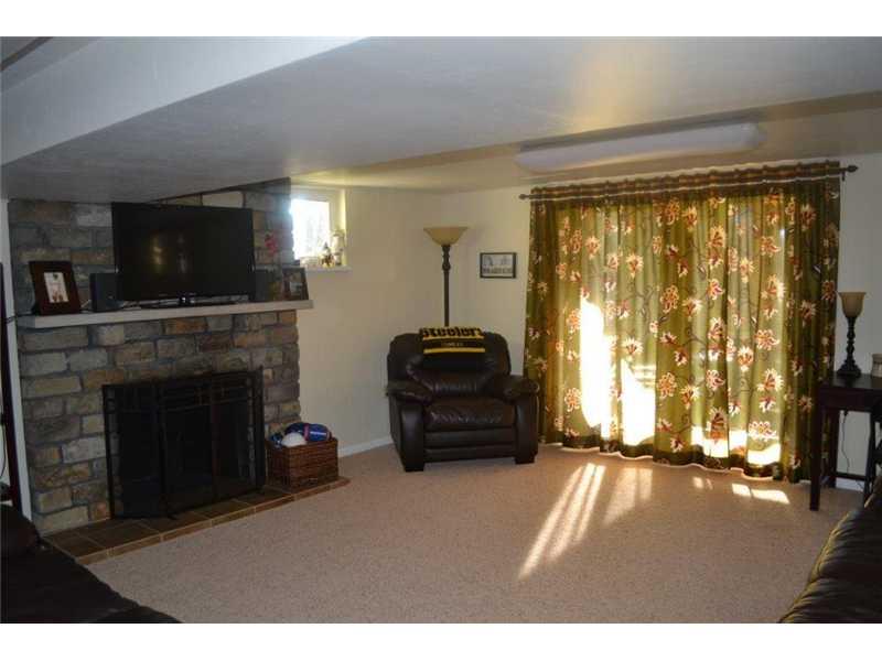 10327 Meinert Road Wexford, PA 15090 - Photo 22 of 23 Basement/Game Room.