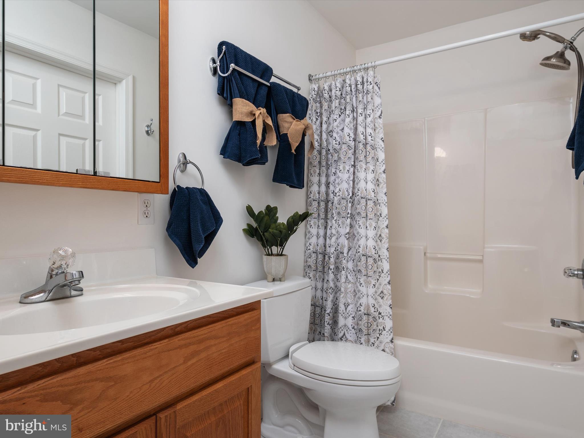 8206 Riverside Drive Pasadena, MD 21122 - Photo 45 of 62 Upstairs primary bath