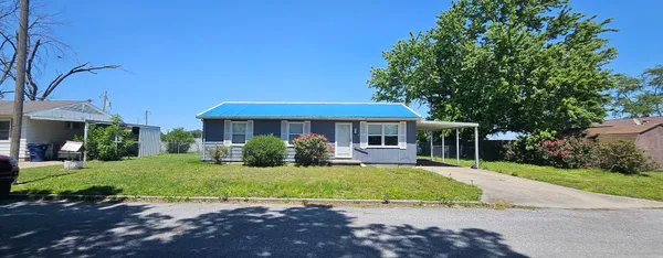 $64,900 | 102 Mohawk Street, McClure, IL 62957