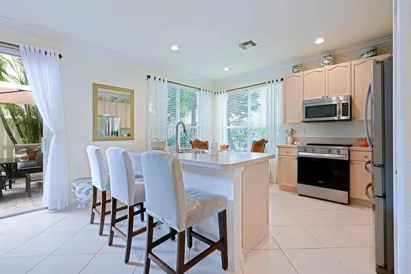 $3,600 | 4156 Meade Way, West Palm Beach, FL 33409