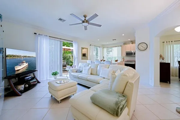 $3,600 | 4156 Meade Way, West Palm Beach, FL 33409