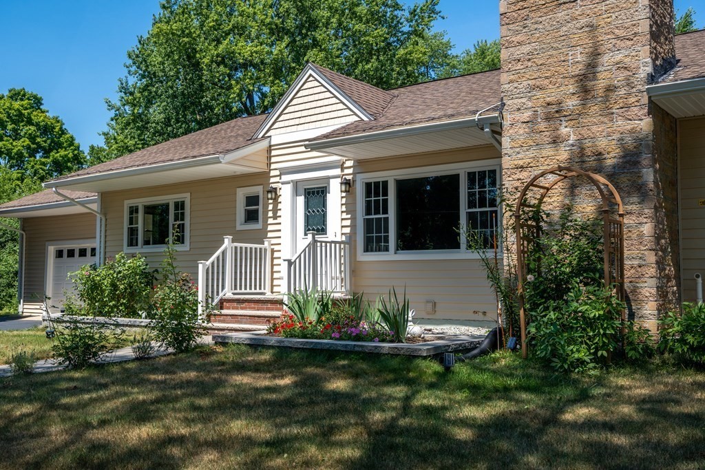 4 Suncrest Road Andover, MA 01810 - Photo 1 of 37