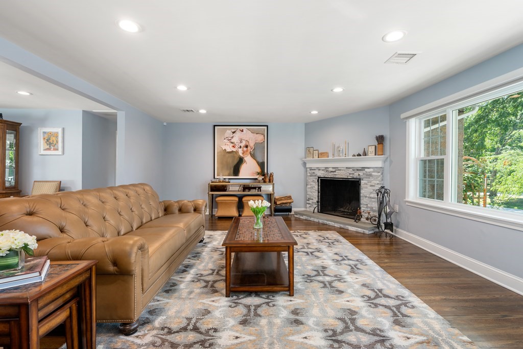 4 Suncrest Road Andover, MA 01810 - Photo 11 of 37