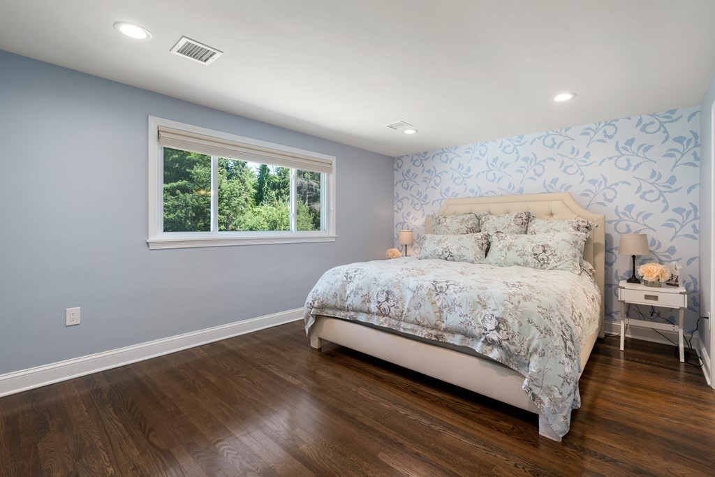 4 Suncrest Road Andover, MA 01810 - Photo 17 of 37