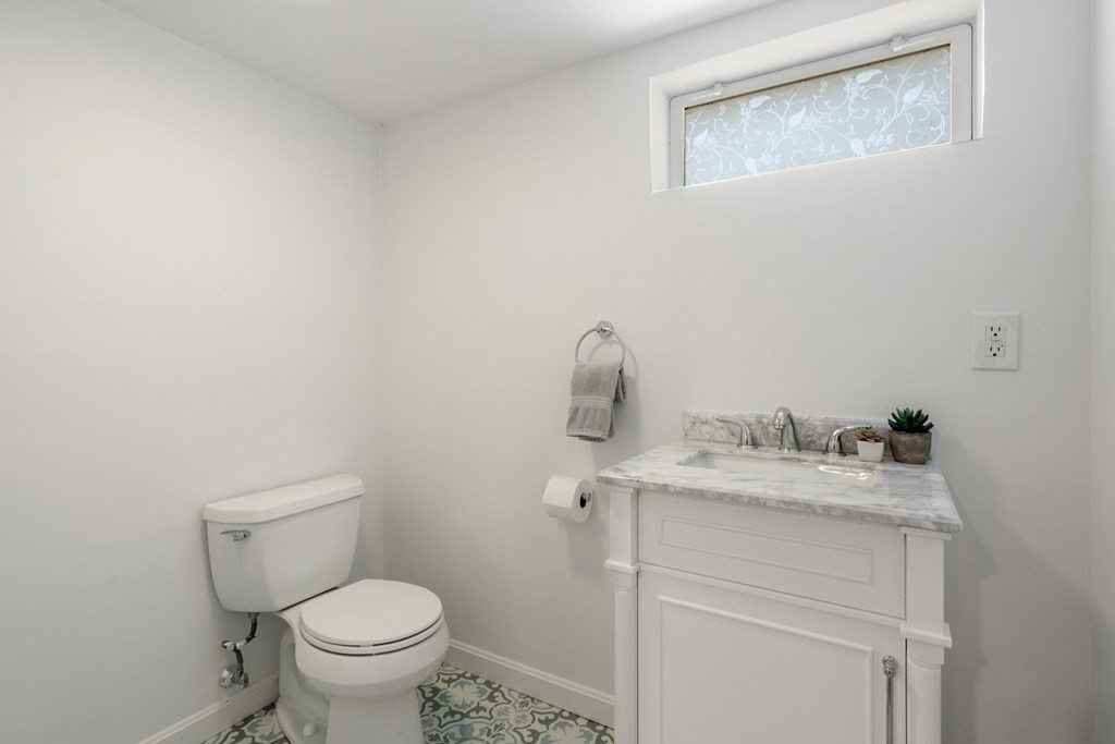 4 Suncrest Road Andover, MA 01810 - Photo 30 of 37