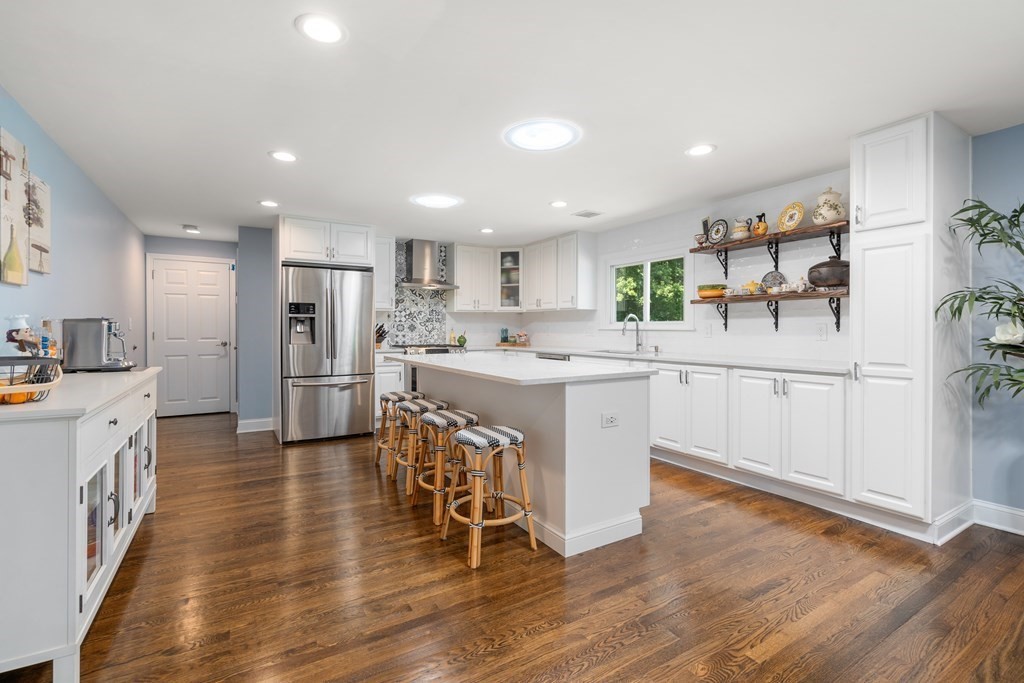 4 Suncrest Road Andover, MA 01810 - Photo 4 of 37