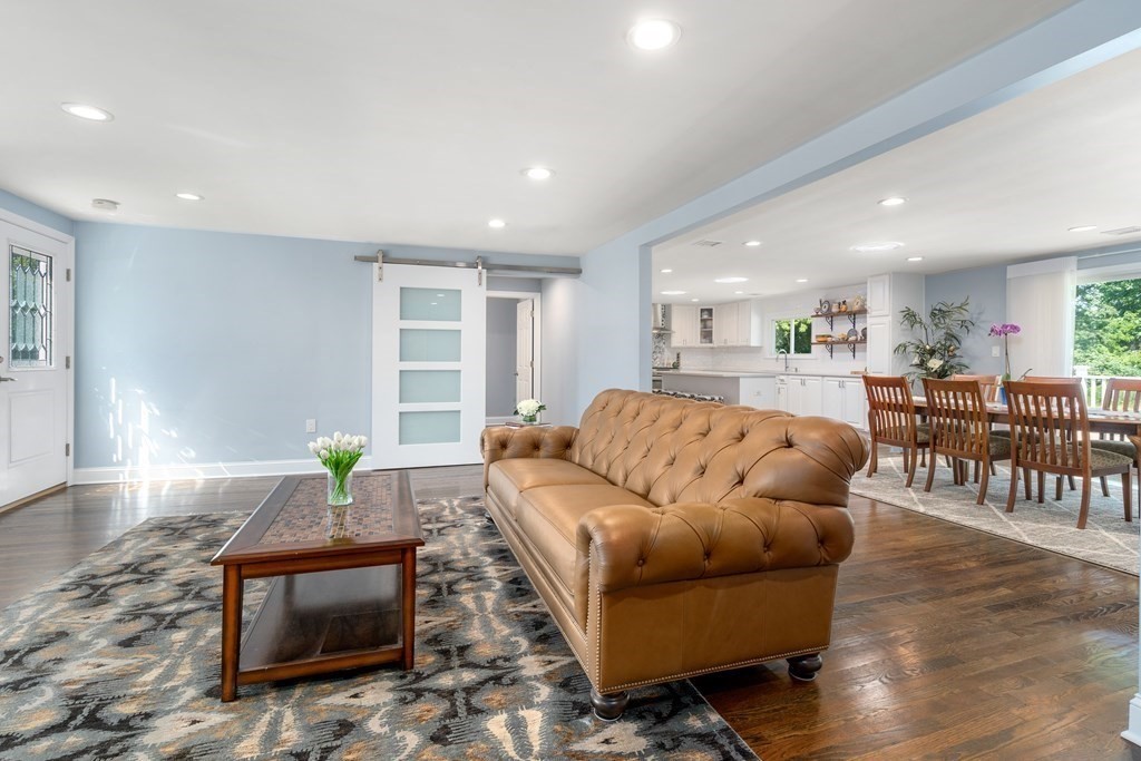 4 Suncrest Road Andover, MA 01810 - Photo 8 of 37