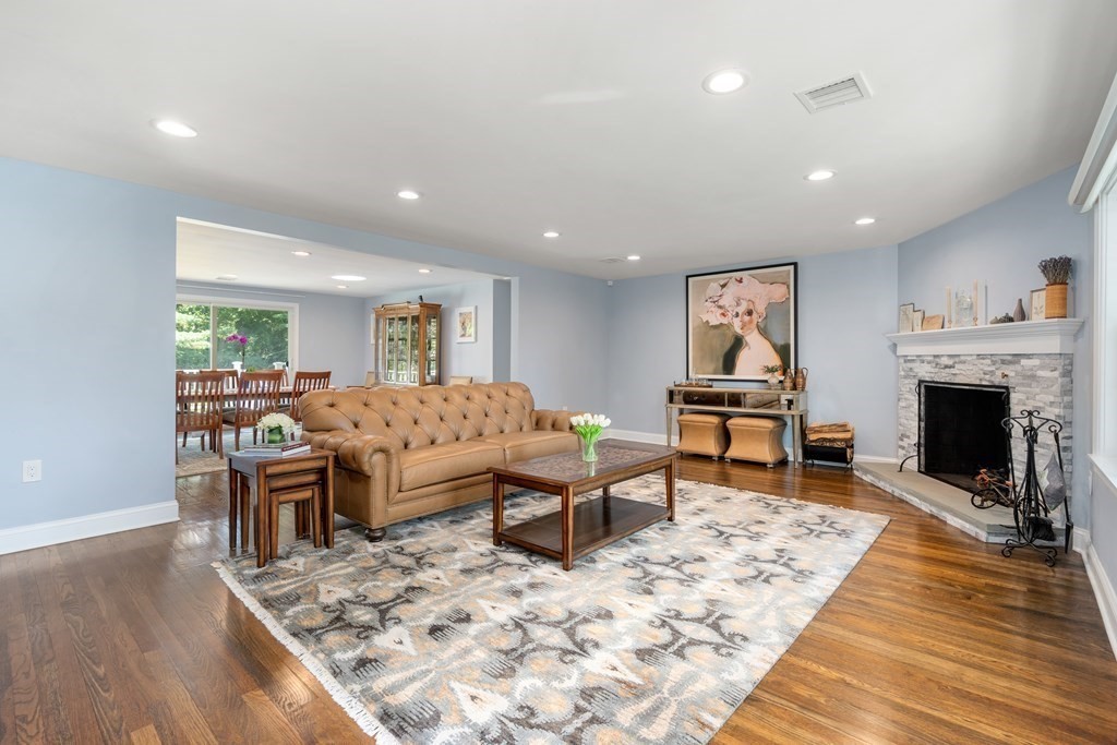 4 Suncrest Road Andover, MA 01810 - Photo 10 of 37