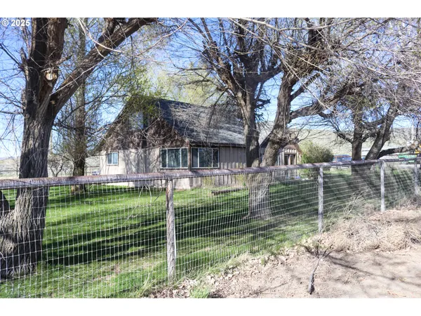 $1,100,000 | 43151 Eagle Lane, Burns, OR 97720