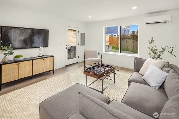 $779,950 | 333 Northwest 47th Street, Unit C, Seattle, WA 98107