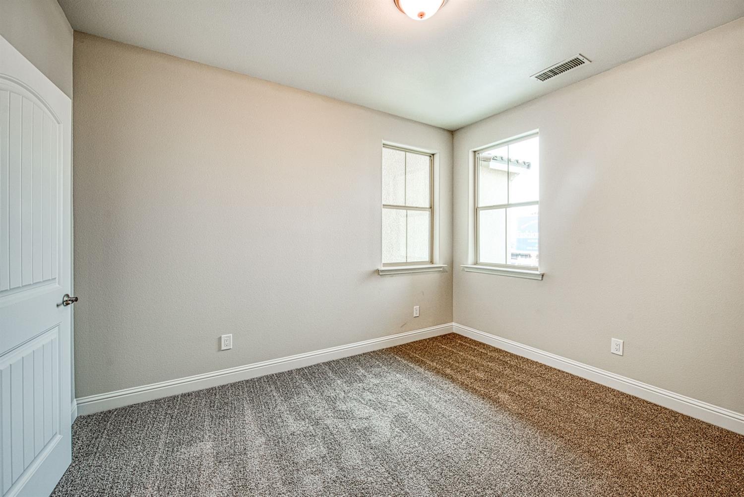 702 Alpine Way Madera, CA 93636 - Photo 23 of 35 Gallery Image 23