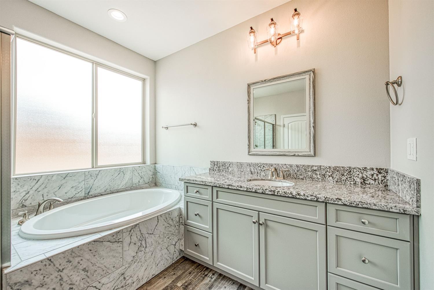 702 Alpine Way Madera, CA 93636 - Photo 26 of 35 Gallery Image 26